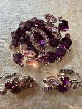 Vtg Keyes Purple Lavender Crystal Brooch set